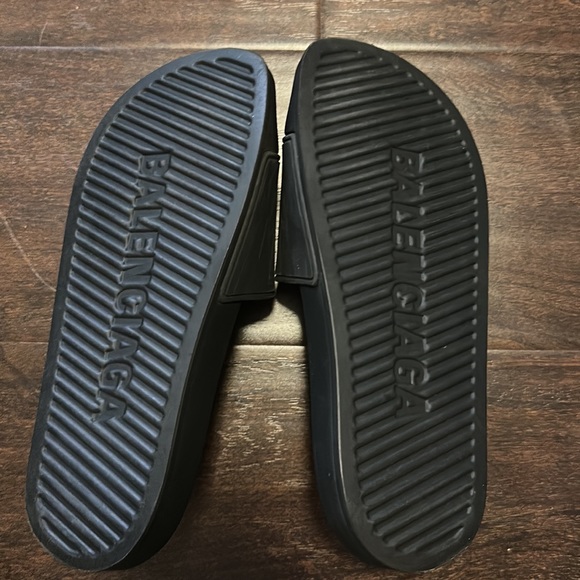 Balenciaga pool slides size 7 - Picture 4 of 5